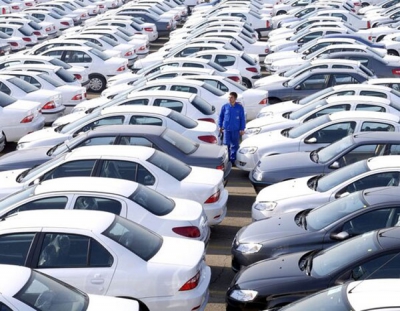 فروش خودروسازان از تولید پیشی گرفت