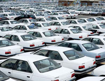 کاهش چند میلیونی  قیمت خودرو در آغار هفته
