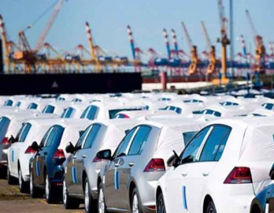 دولت طرح آزادسازی واردات خودرو از مناطق آزاد را بررسی می کند