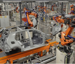 استقرار ربات ها در کارخانه های تولید خودروهای الکتریکی فولکس