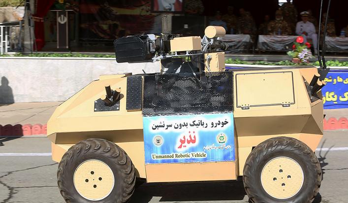 ارتش ایران خودرو-ربات خود را رونمایی کرد