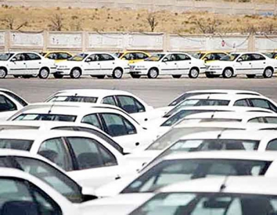 دلالان و واسطه‌ها، منتفع واقعی خودروسازی در ایران هستند
