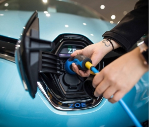 تأثیر کاهش هزینه تولید باتری بر قیمت خودروهای الکتریکی