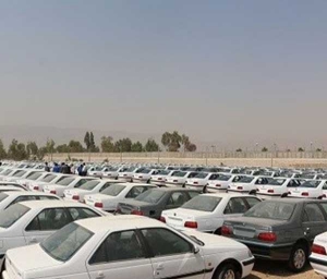 کمبود قطعه عامل تجمع خودرو ها در پارکینگ ایران خودرو 