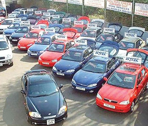 فروش خودرو در اسپانیا همچنان در سراشیبی