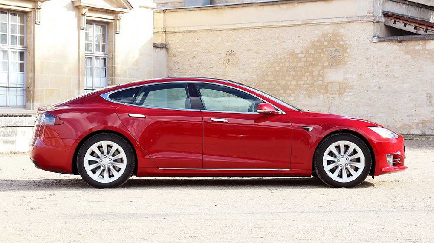 Tesla Model S Performance 18